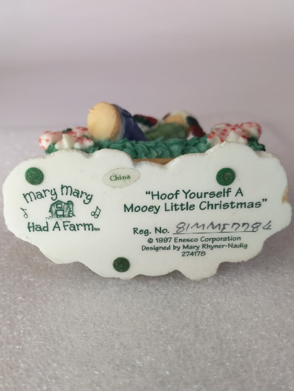 Enesco Mary's Moo Moo's 'Hoof Yourself A Mooey Little Christmas' Figurine - Picture 5 of 8